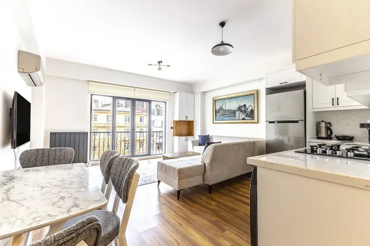 Стамбул: Central and Modern 2 1 Flat in Sisli