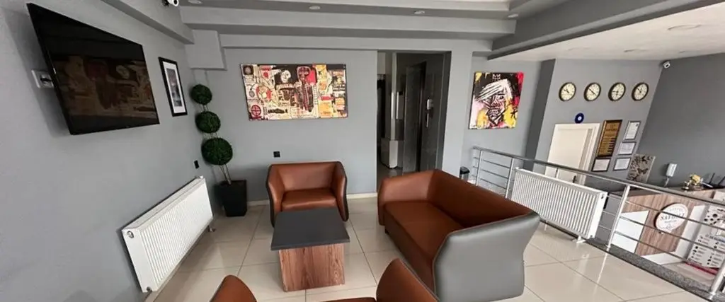 Лапсеки: Saygılı Pan-Hotel