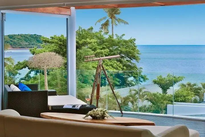 Самуи: Отель The Privilege Ezra Beach Club