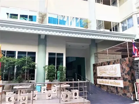 Jomtien Thip Condotel — фото 1