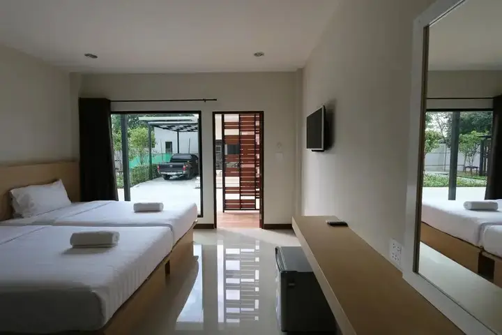 Бо Флой: At Muangploy Resort