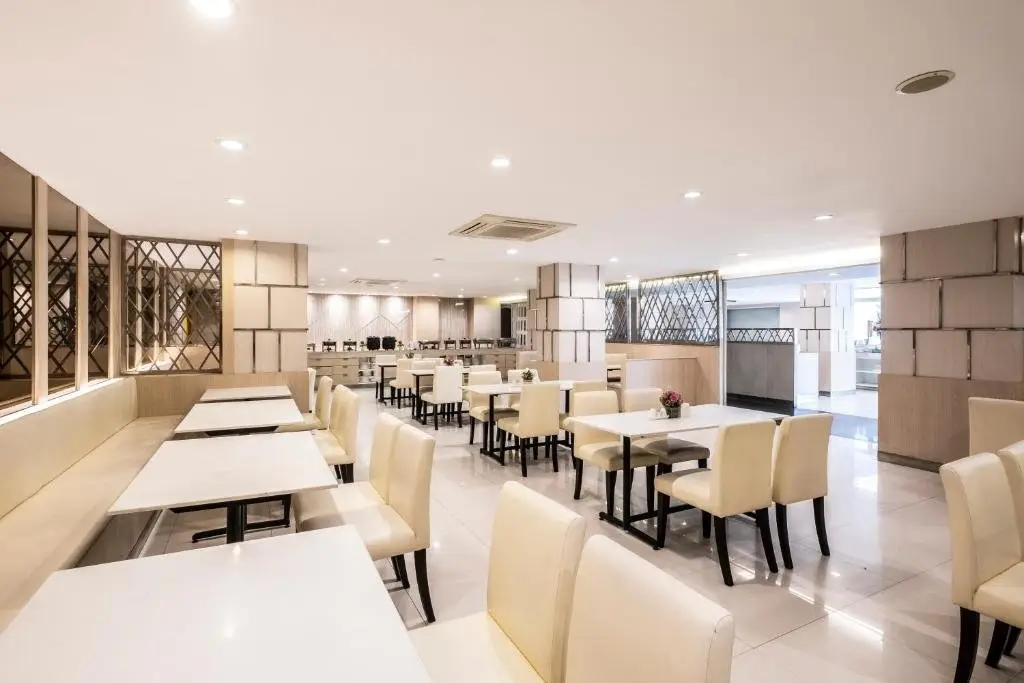 Бангкок: The Airport Courtyard SHA Extra Plus