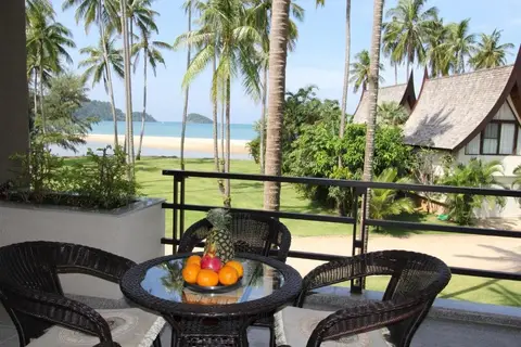 Siam Royal Bay Beach Villa and Beachfront Apartments — фото 1