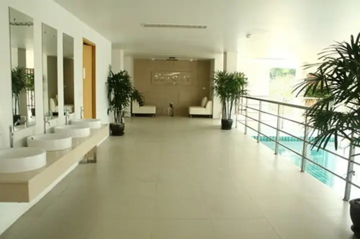 Кату: The Baycliff Residence