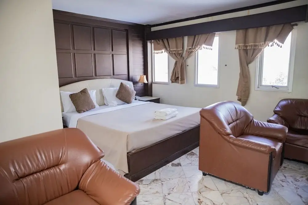 Кхлонг-Янг: Mix hotel