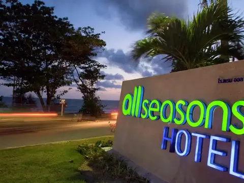 All Seasons Naiharn Phuket — фото 1