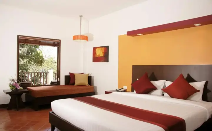 Пхукет: All Seasons Naiharn Phuket