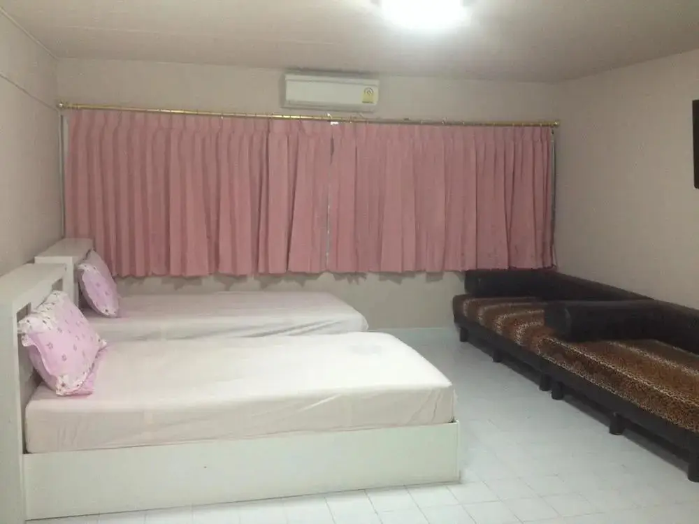 Паккрет: 258 Room Place