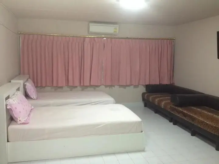 Паккрет: 258 Room Place