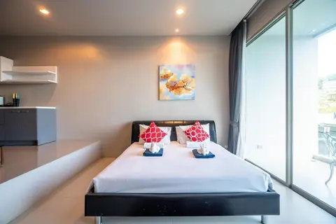 Spacious Studio in Karon With Direct Pool Access — фото 1