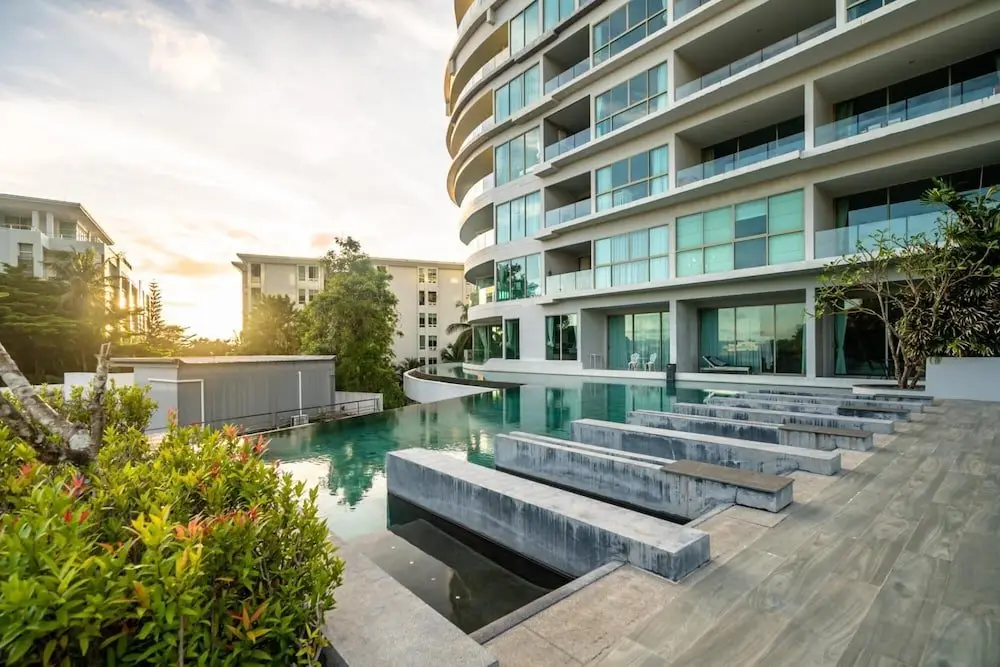 Муанг: Spacious Studio in Karon With Direct Pool Access