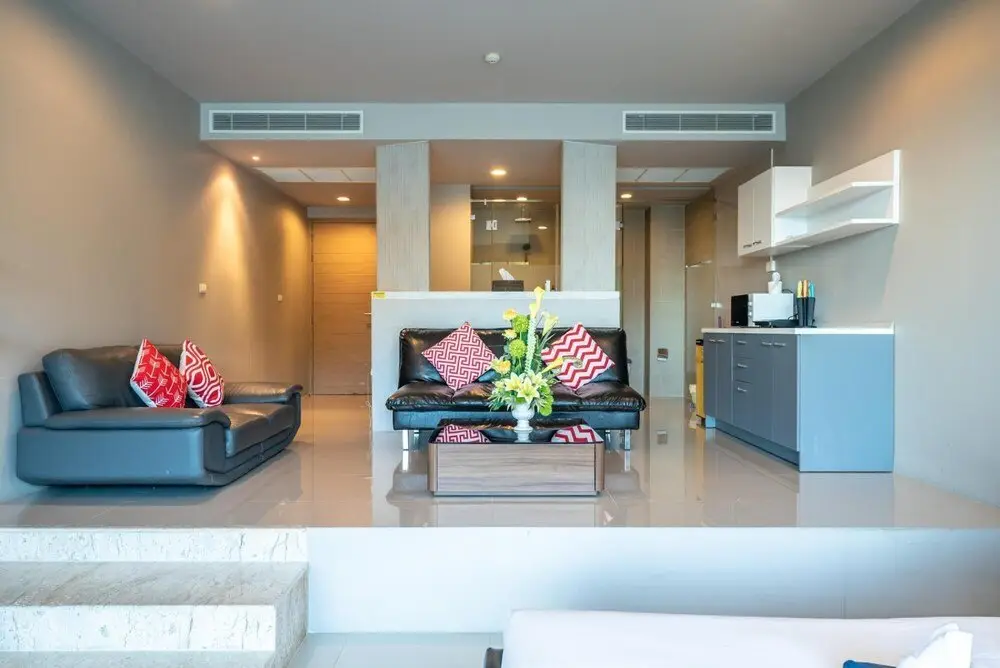 Муанг: Spacious Studio in Karon With Direct Pool Access