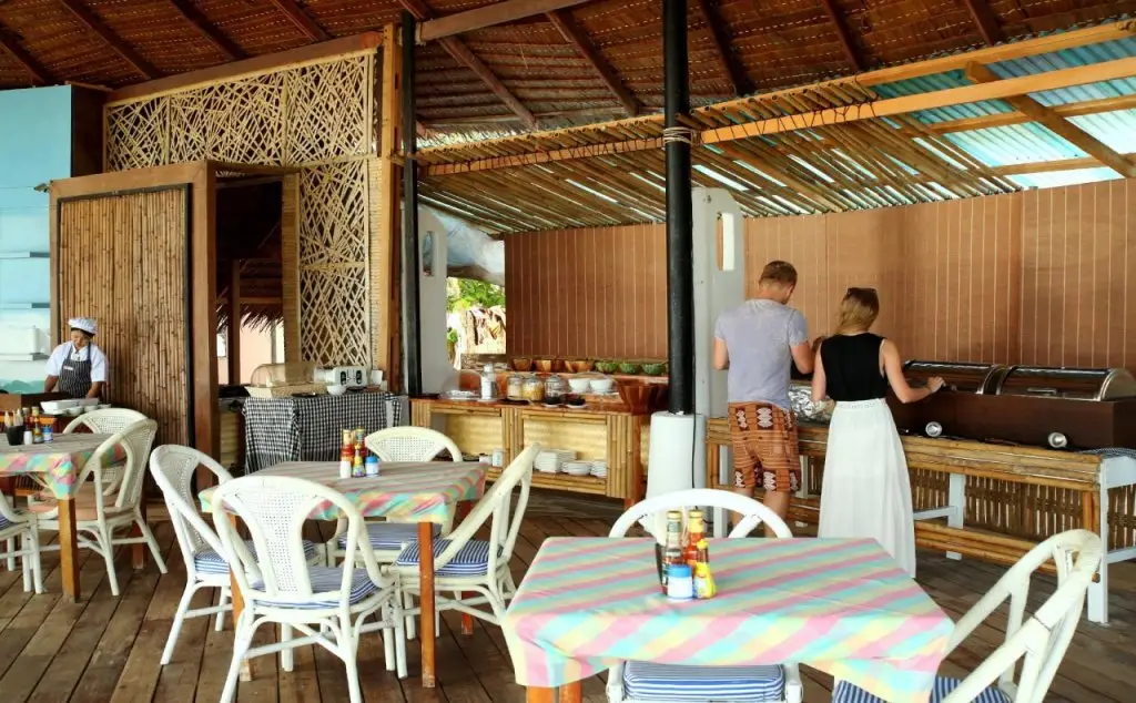 главный пляж: Mayalay Resort-Green Hotel