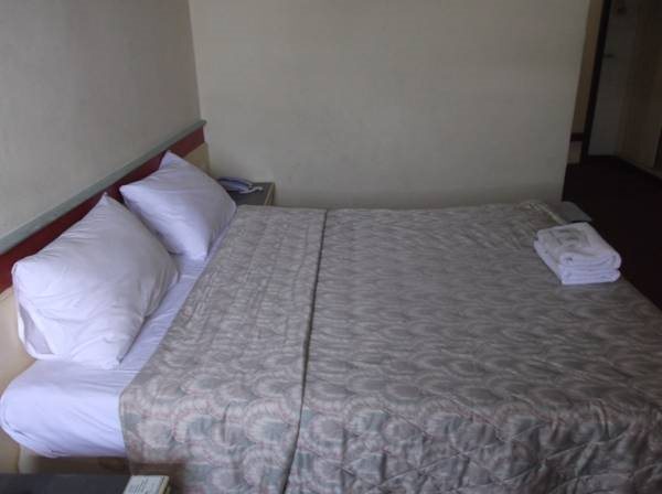 Хатъяй: Chonlatarn Hotel