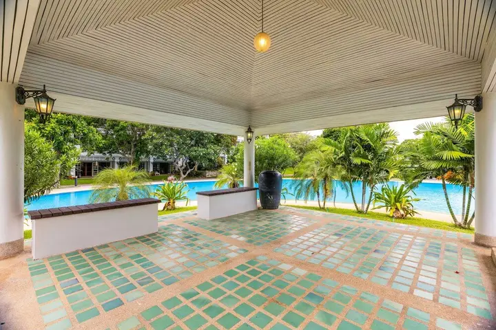 Хуахин: 4 BR Townhouse in Great Location BSS