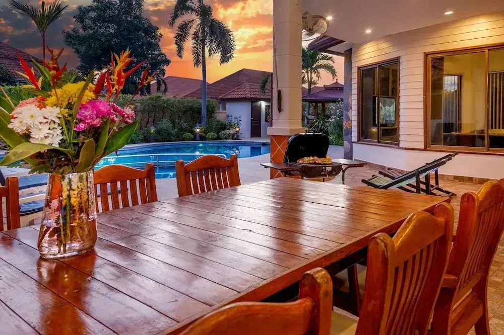 Паттайя: Pattaya Hill, Near the City and Beach
