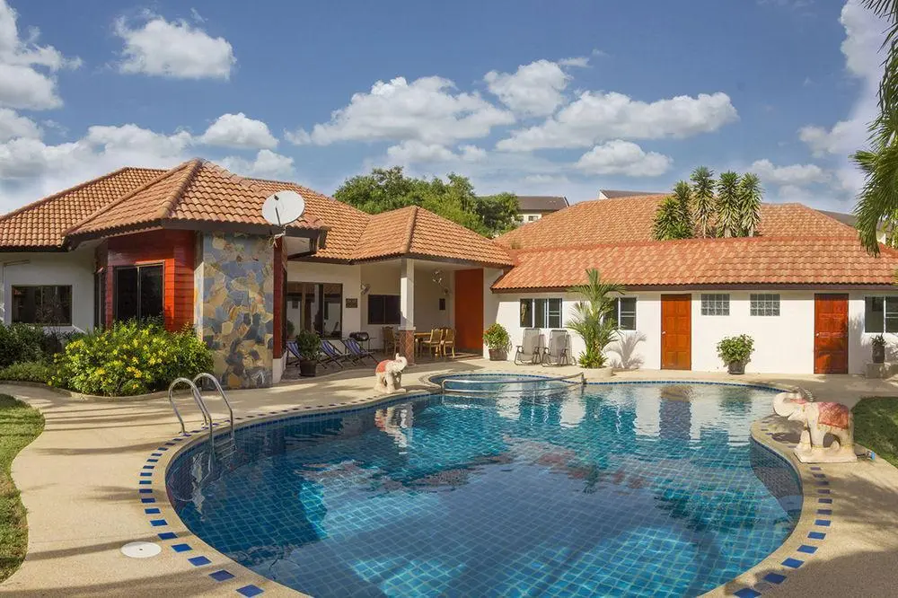 Паттайя: Pattaya Hill, Near the City and Beach