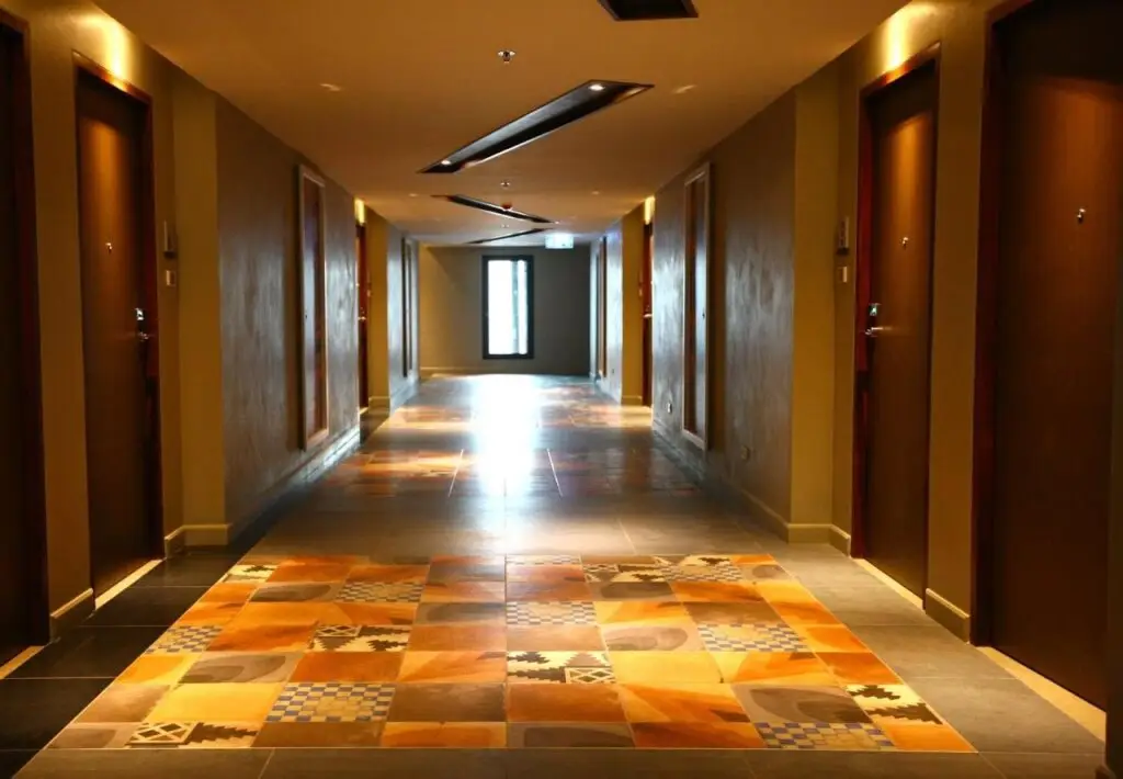 Паттайя: Season Five Hotel