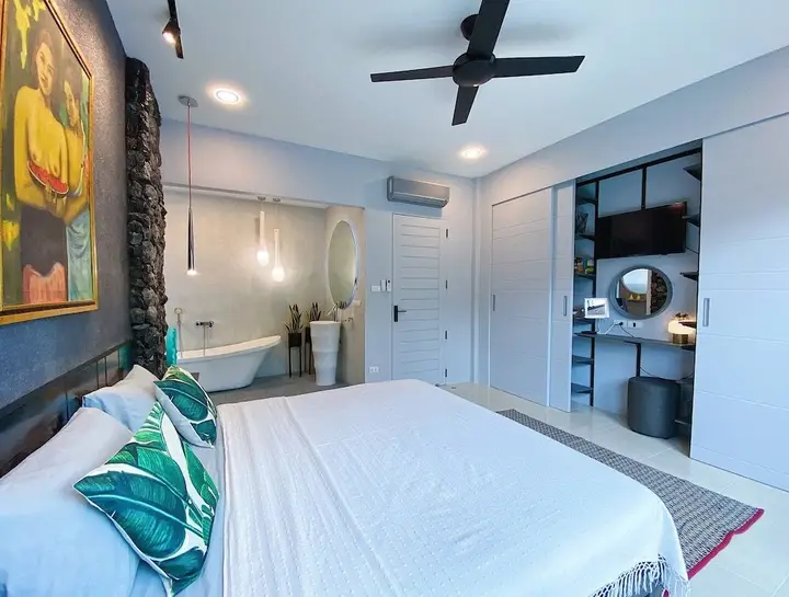 Тхаланг: Stylish 3br Pool Villa Walk to Beautiful Naiyang Beach