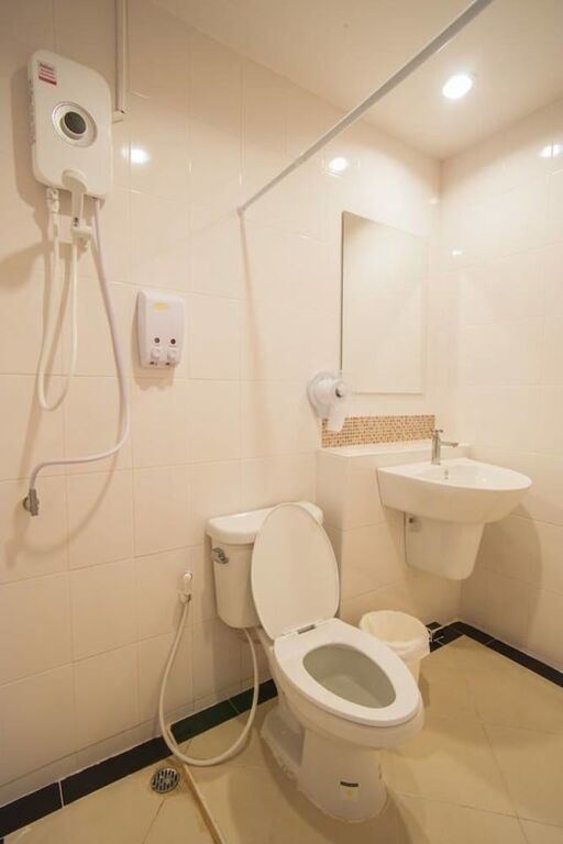 Нахон Фаном: The P Hometel