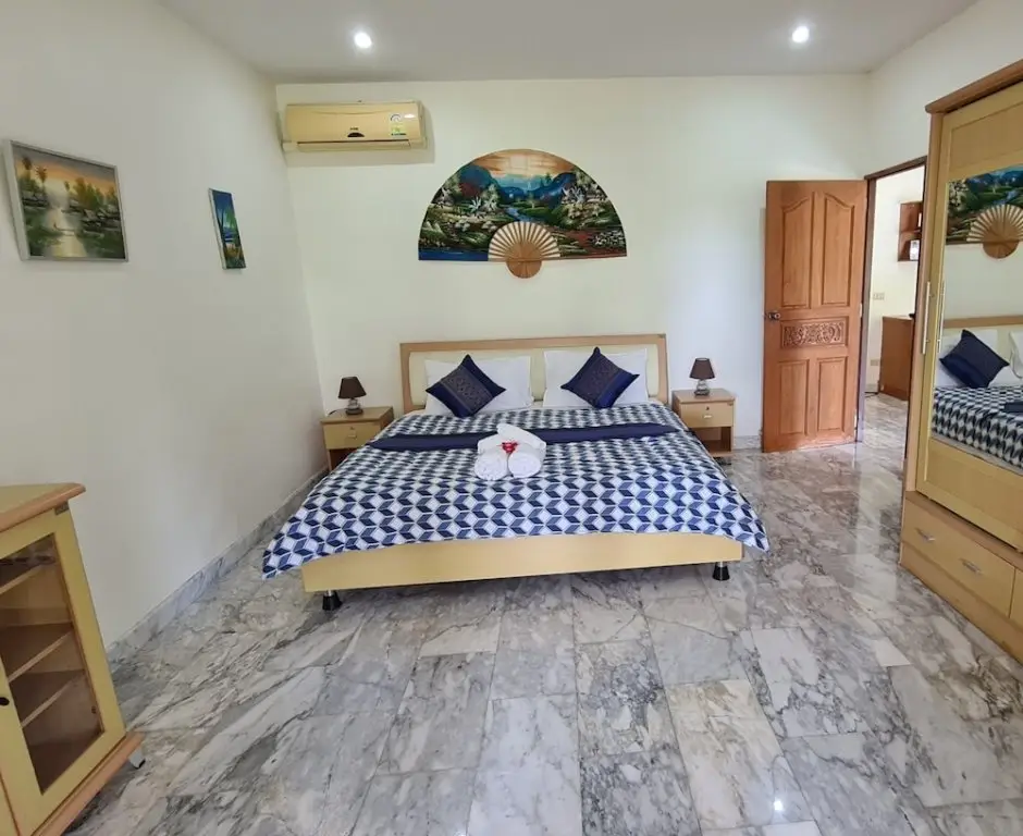 Чаам: Beautiful Bungalow With Shared Outdoor Pool and 2km From the Beach