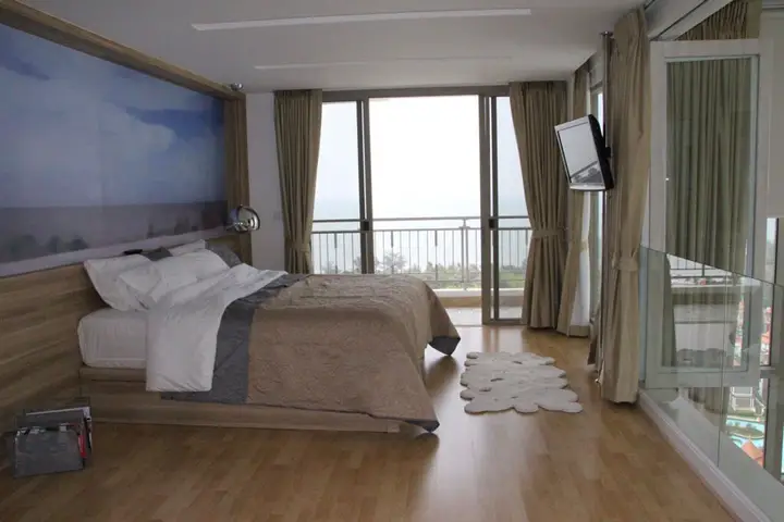 Чаам: Boathouse Condo Hua Hin