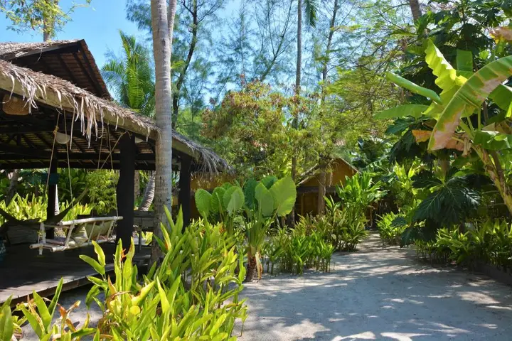 пляж Санрайз: Forra Diving Resort - Sunrise Beach - Koh Lipe