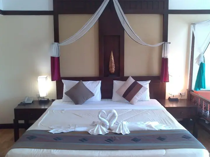 Кату: Nilly's Marina Inn