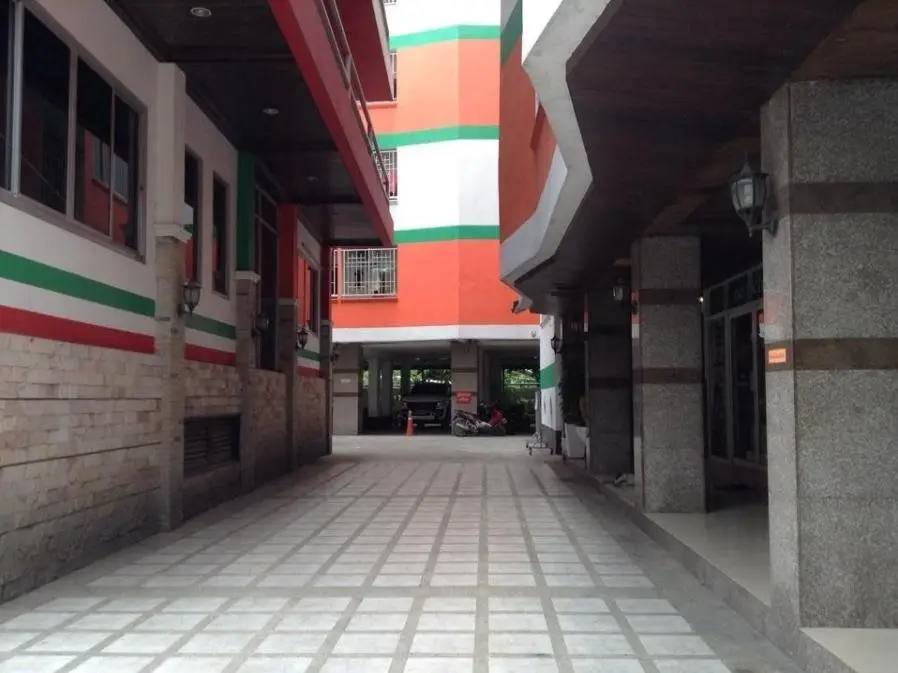 Нонтхабури: Sirinart Place