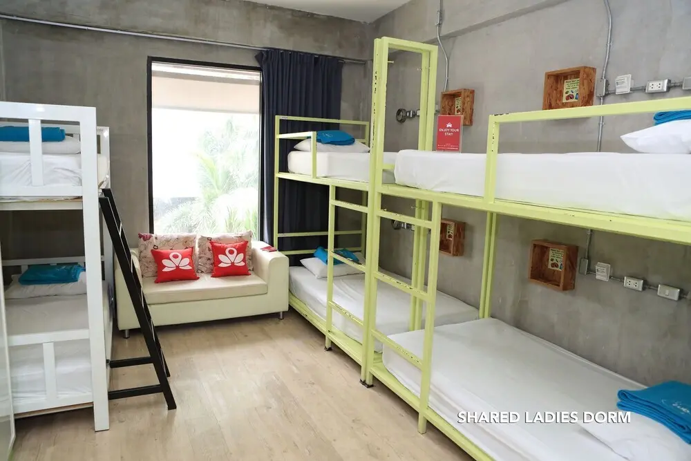 Бангкок: ZEN Hostel Decho Road