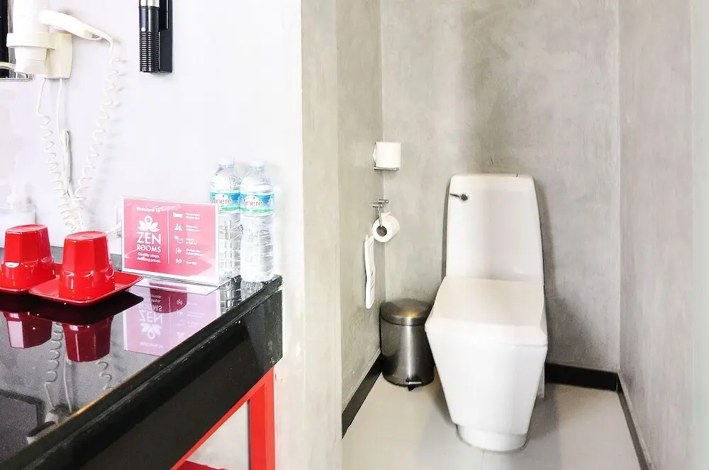 Бангкок: ZEN Hostel Decho Road