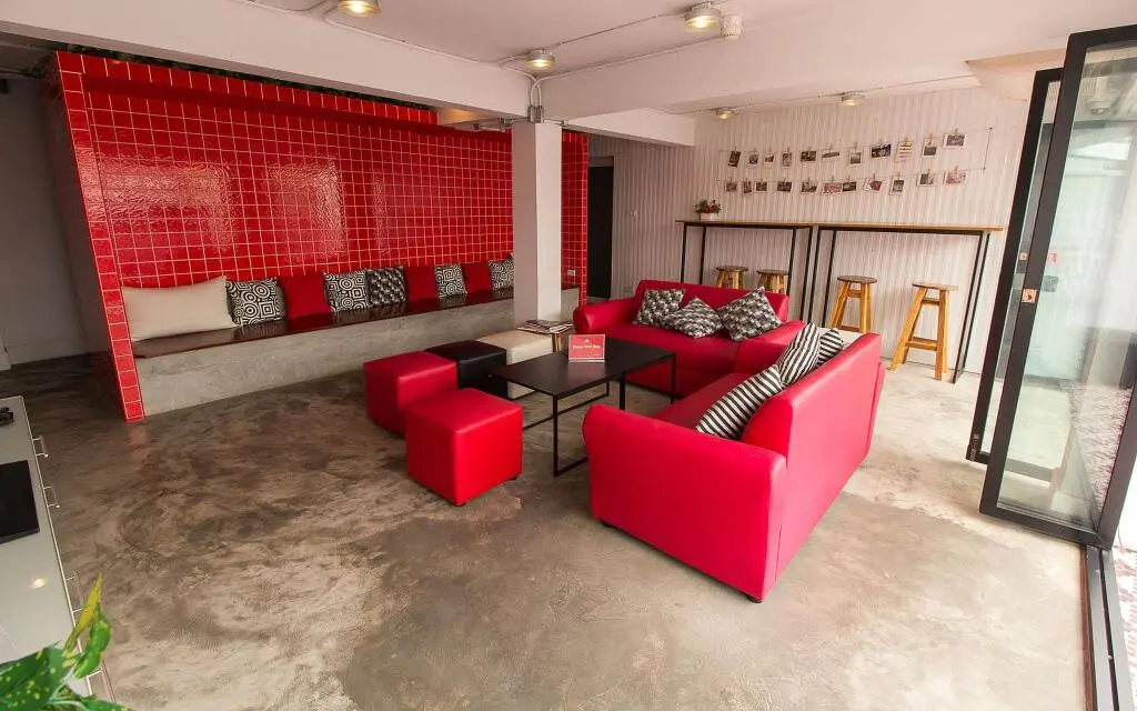 Бангкок: ZEN Rooms Damrongrak Road