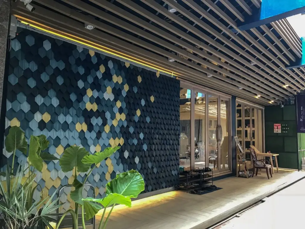 Бангкок: Kinnon Deluxe Hostel Coworking Cafe