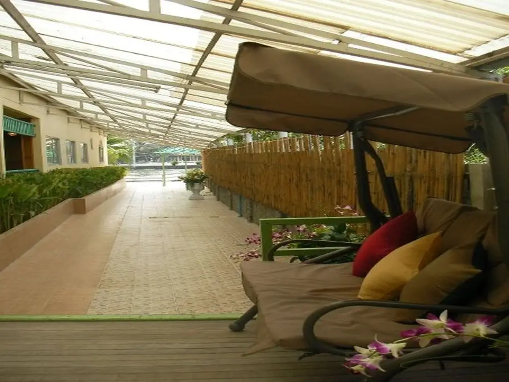 Бангкок: Waterside Boutique Hotel