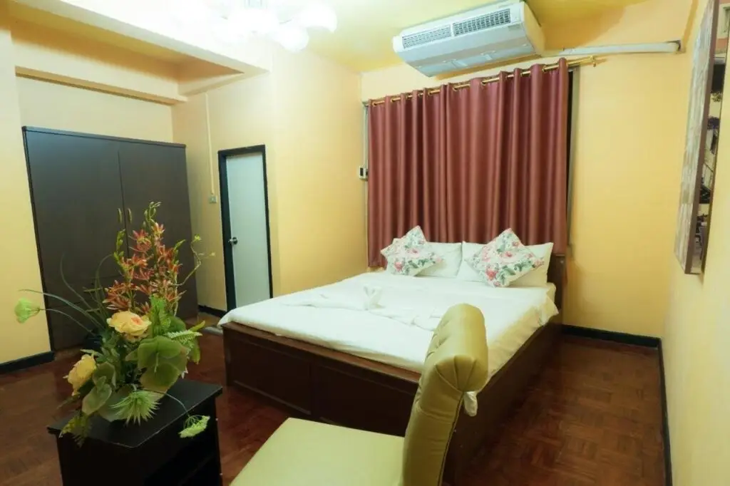 Бангкок: De Sky Sukhumvit Ekkamai