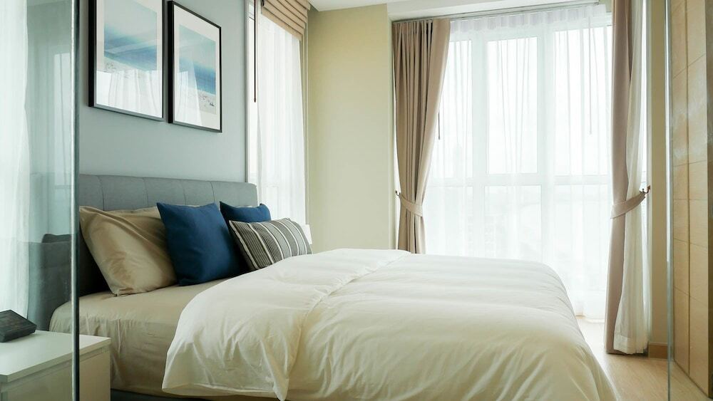 Паттайя: Cetus Beachfront Condo By Pong