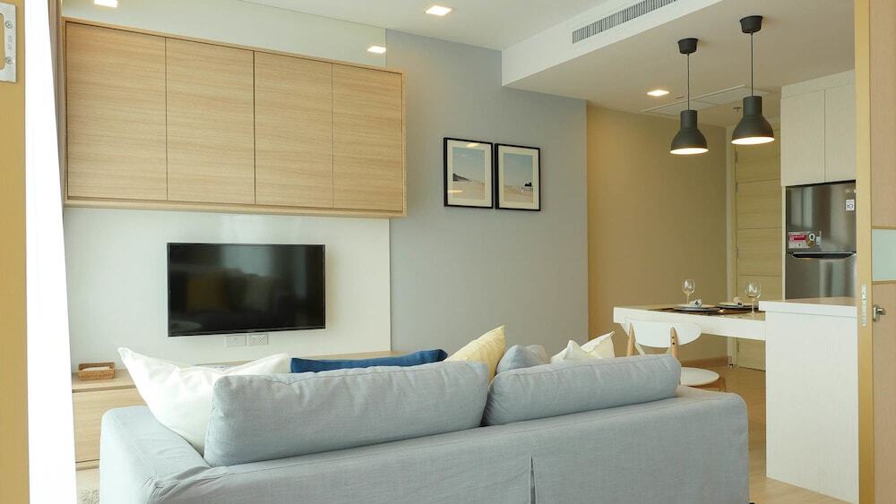 Паттайя: Cetus Beachfront Condo By Pong