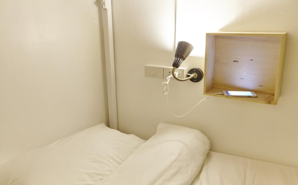 Бангкок: LiveItUp Chitlom Hostel