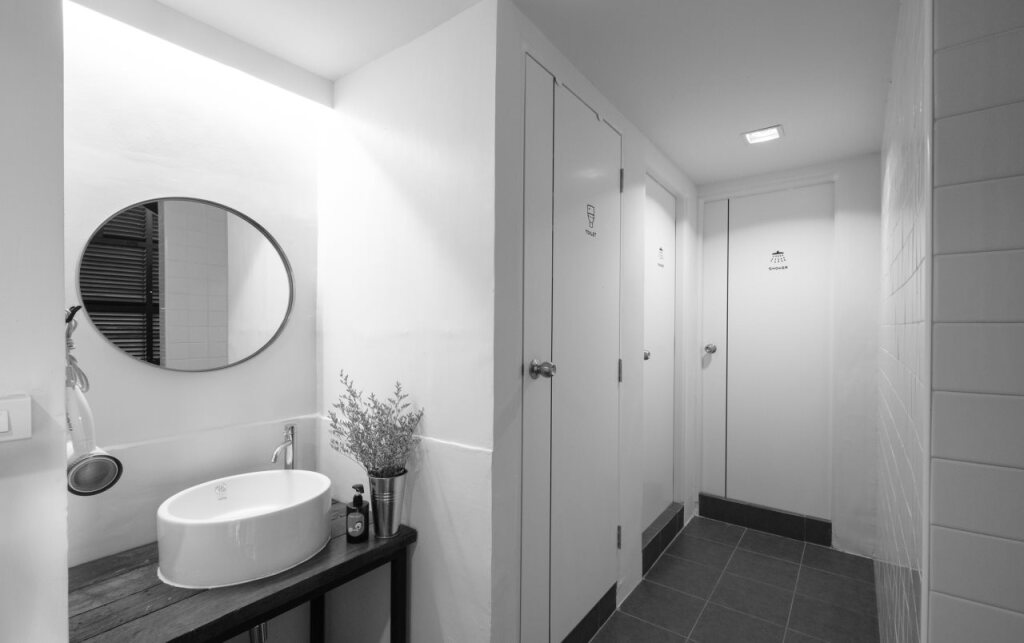 Бангкок: LiveItUp Chitlom Hostel