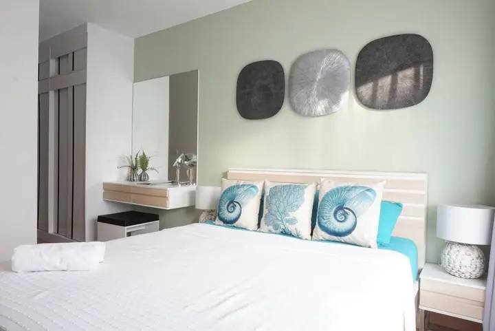 Тхаланг: Coastal 1bed Infinity Pool Walk to Great Beach
