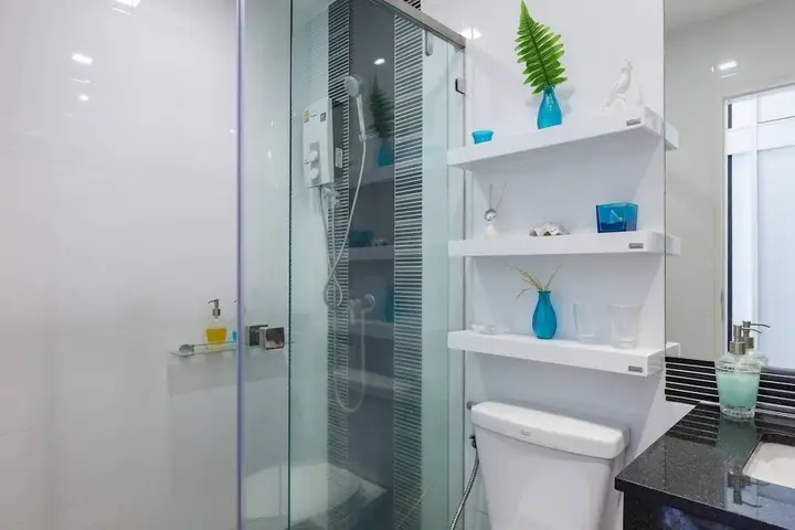 Тхаланг: Coastal 1bed Infinity Pool Walk to Great Beach