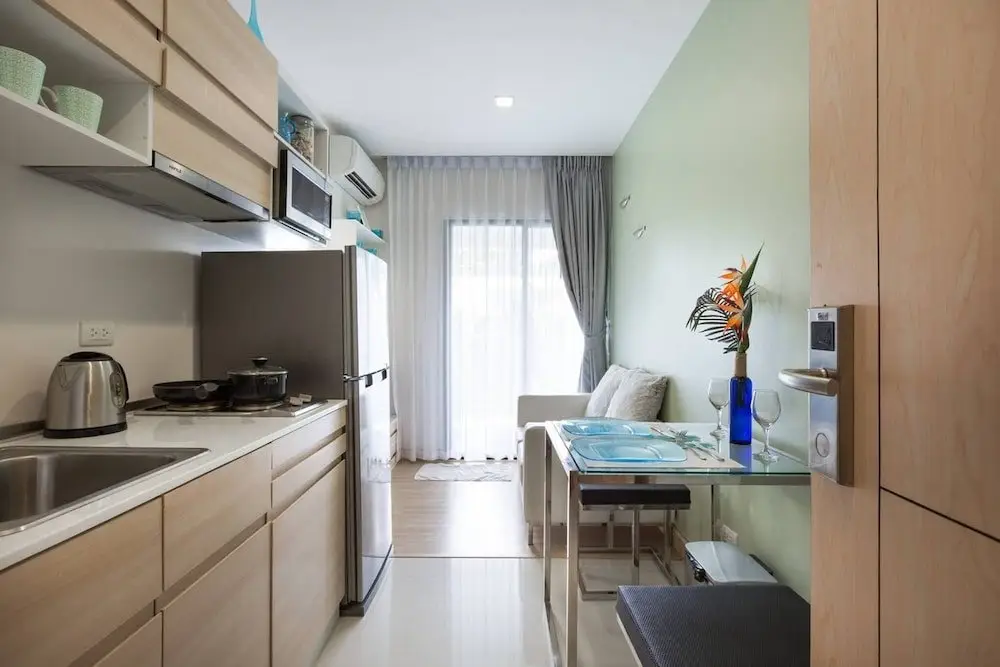 Тхаланг: Coastal 1bed Infinity Pool Walk to Great Beach