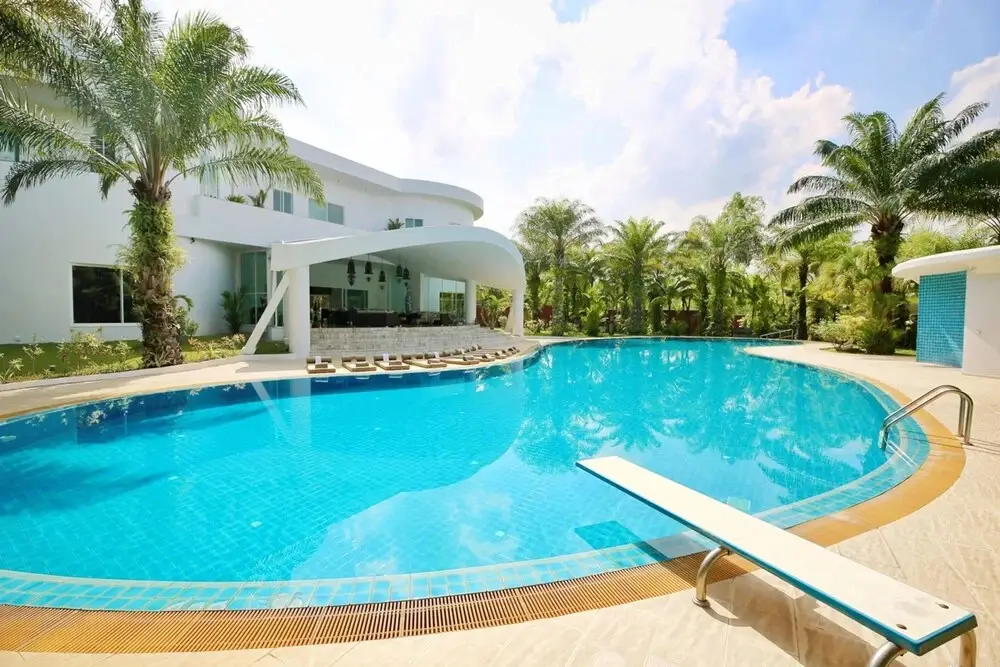 Бангламунг: Thaillywood Luxury Palace Unique In Pattaya