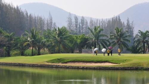 Канчанабури: Evergreen Hills Golf Club and Resort (SHA Extra Plus)