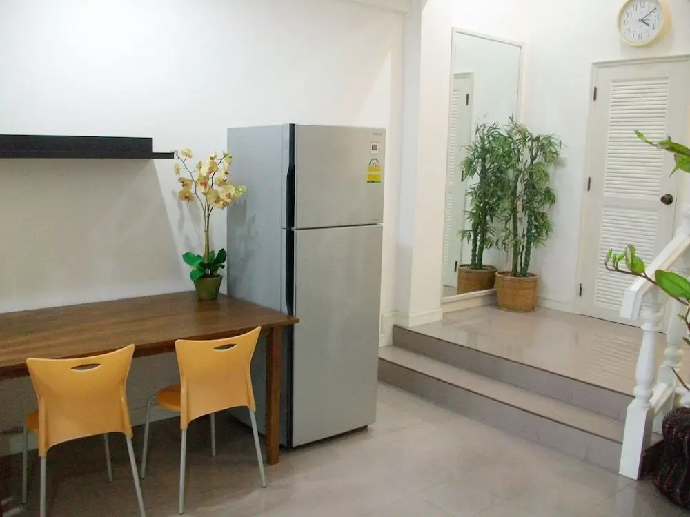 Бангкок: A Joy House
