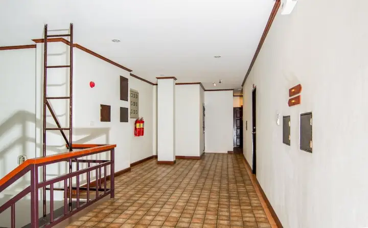 Кату: Chusri Hotel