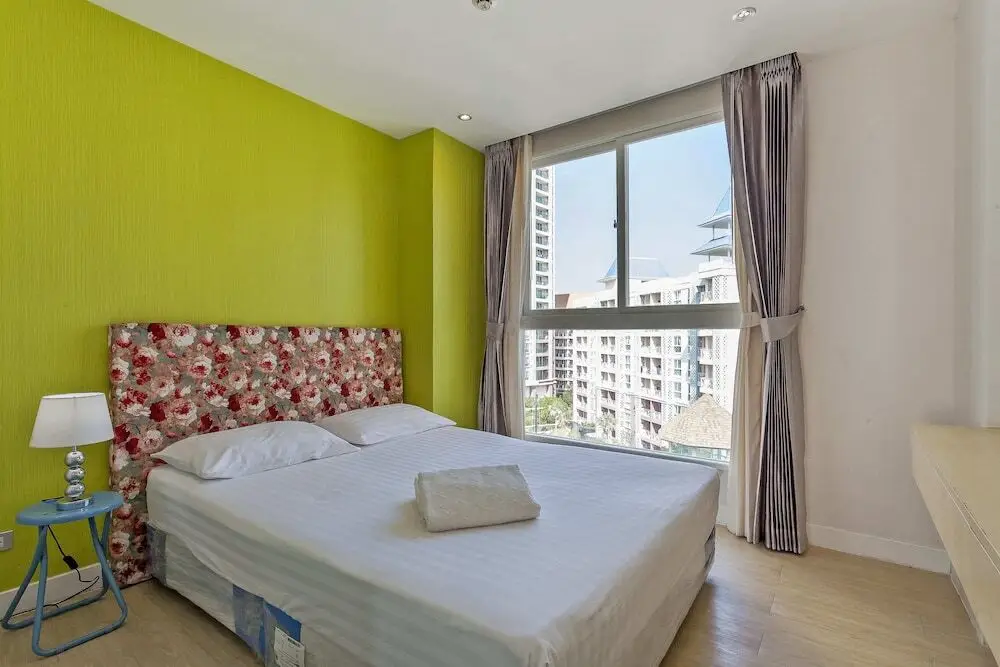 Паттайя: Grande Carribean sea view apartments Jomtien beach