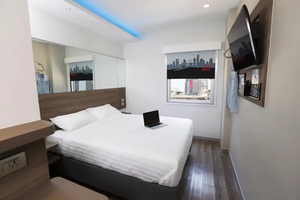 Бангкок: Easy Planet Bangkok Surawong