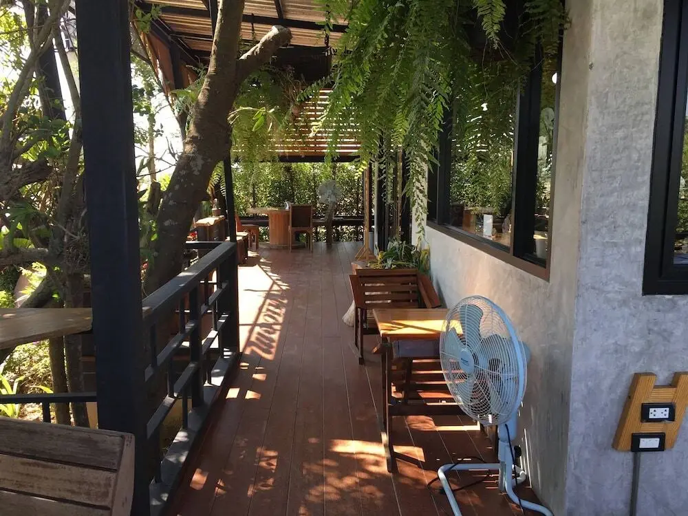 Ка Бин Тха Бу Ри: Casa & Cafe De Nadi