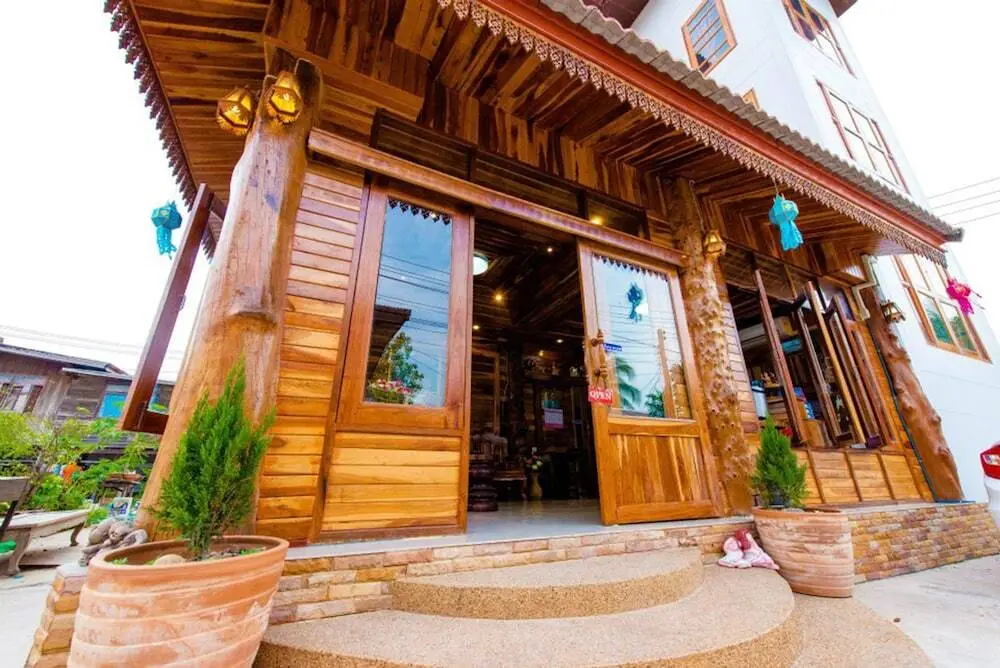 Нонгбуа Ламфу: Wiphaporn Hotel
